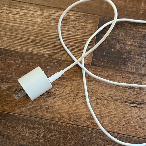 Meta 3 VR Headset with Controllers, charger & hard carrying case. - Picture 4 of 8